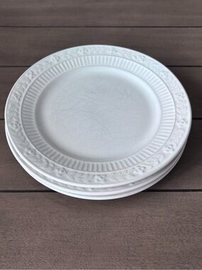 Noble Excellence “Vienna” Classic White Embossed Dinner Plate - Set of 3